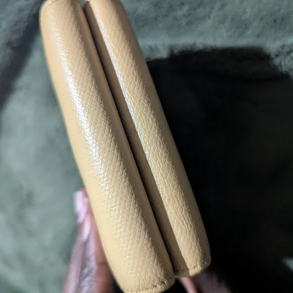 SALE CHANEL AUTHENTIC Cream Leather Compact Wallet with CC Logo Very Beautiful! - Picture 13 of 14